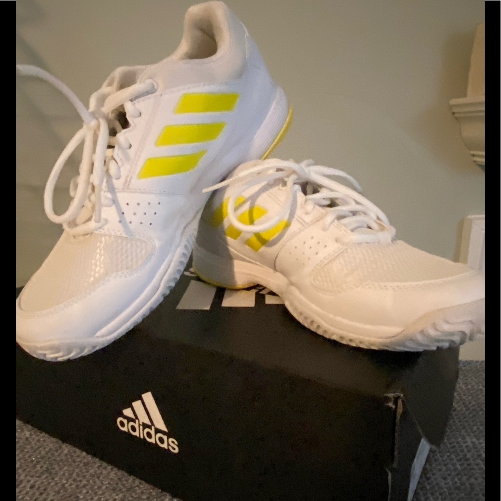 Women’s Adidas tennis shoe size 7.5 - Picture 7 of 11